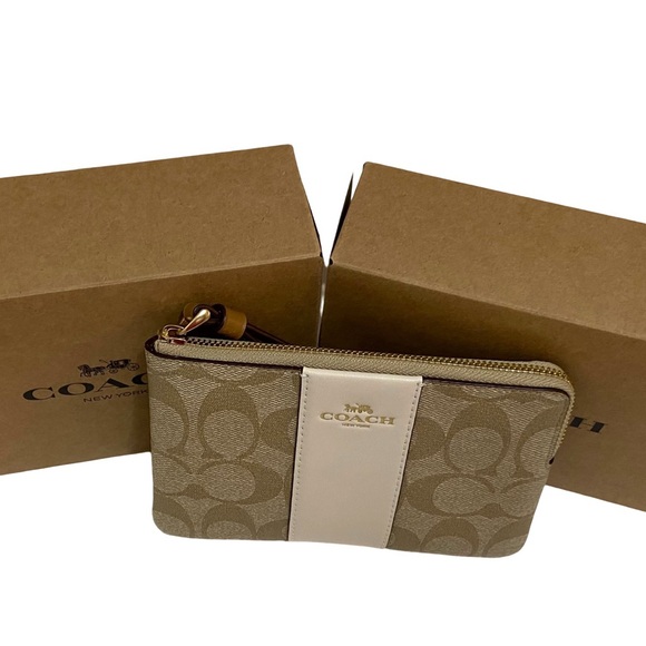 Coach Corner Zip Wristlet In Signature Canvas New - Picture 3 of 6